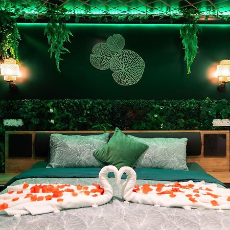 L'Oasis Tropicale, Jacuzzi, Love Room Roppenheim Buitenkant foto