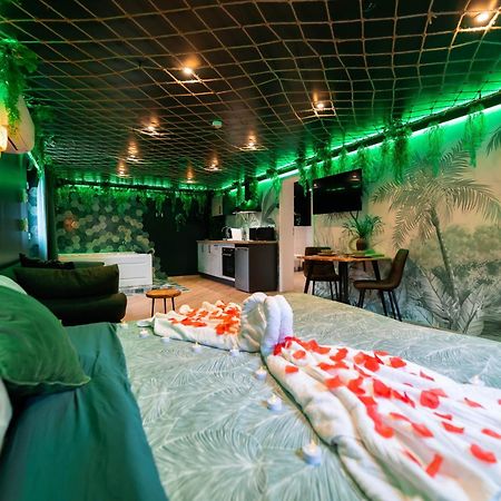 L'Oasis Tropicale, Jacuzzi, Love Room Roppenheim Buitenkant foto
