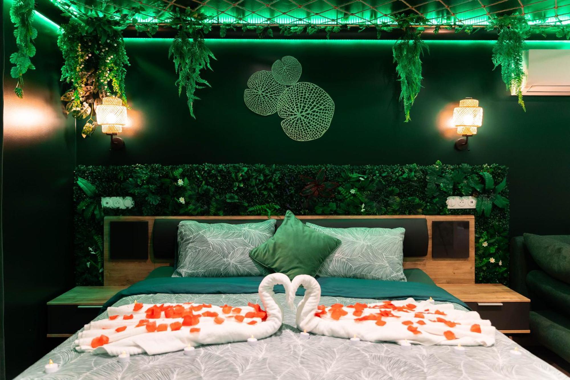 L'Oasis Tropicale, Jacuzzi, Love Room Roppenheim Buitenkant foto